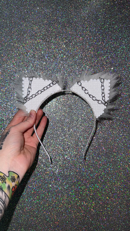 White Chain Ears